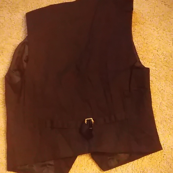 Vest - Picture 4 of 4